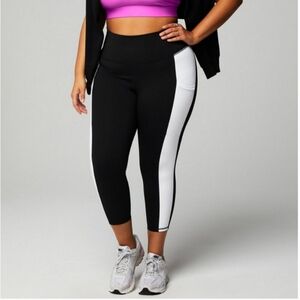 Fabletics On The Go PowerHold High- Waisted Capri Leggings